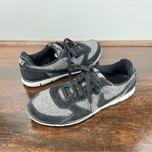 Nike Sneakers Eclipse Running Shoes Size 9 Black Gray Womens